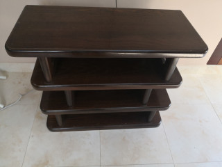 Table for sale 10 bd good condition