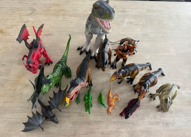 dinosaur-toys-big-0