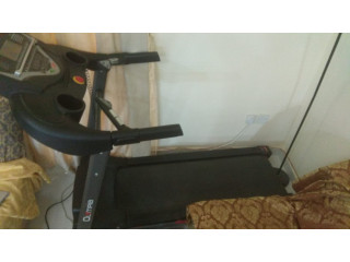 Treadmill heavy duty with programmed modes