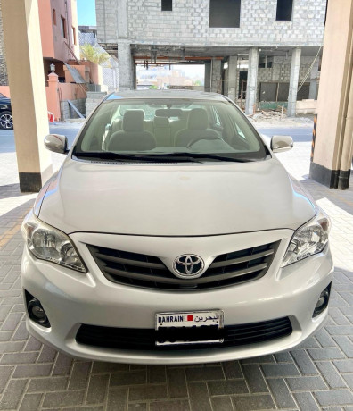 toyota-corolla-2011-model-urgent-sale-expat-leaving-bahrain-big-0